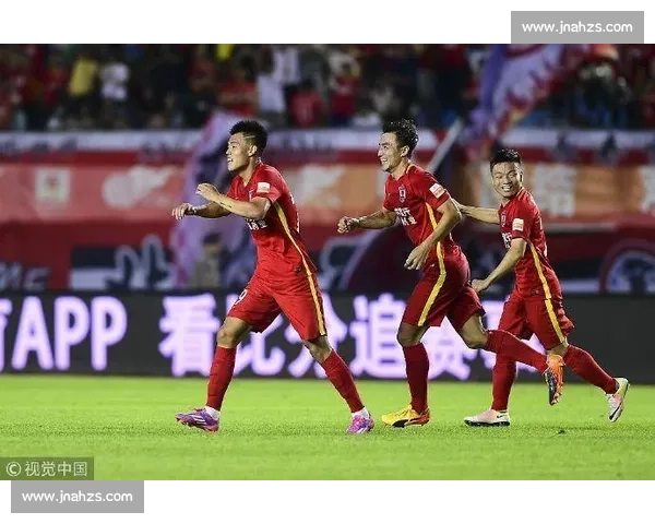 亚泰对决恒大全程直播解析，精彩瞬间与战术亮点一网打尽